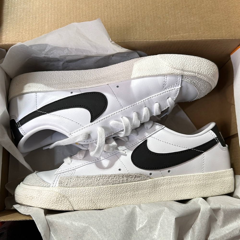 WOMENS NIKE BLAZER LOW ‘77